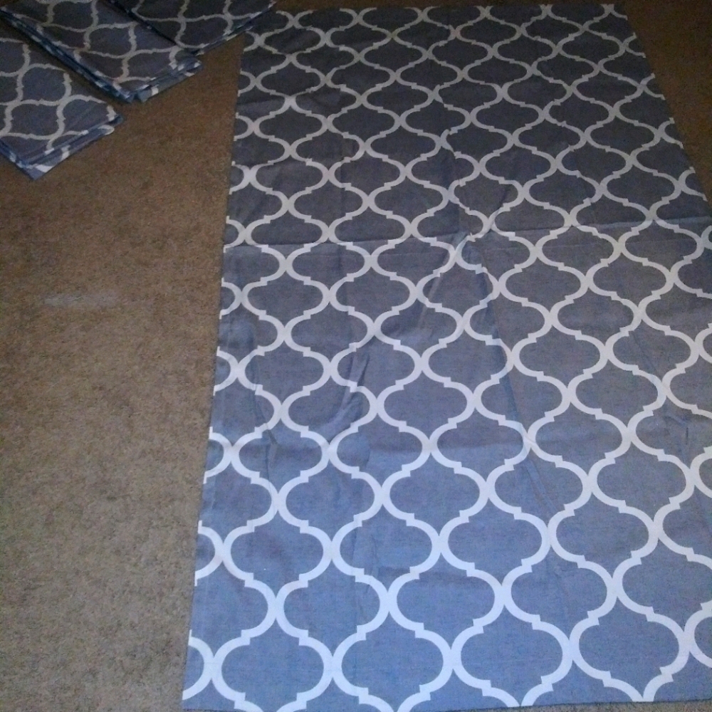 Set of 4 grey and white brand new curtains